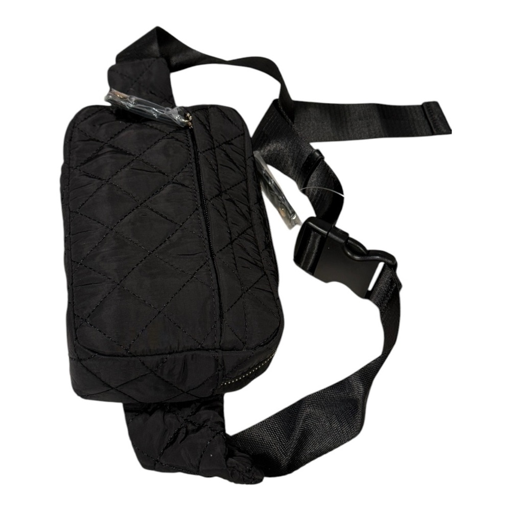 Source Unknown Black Belt Bag with Adjustable Strap and Textured Fabric BAGBIN2